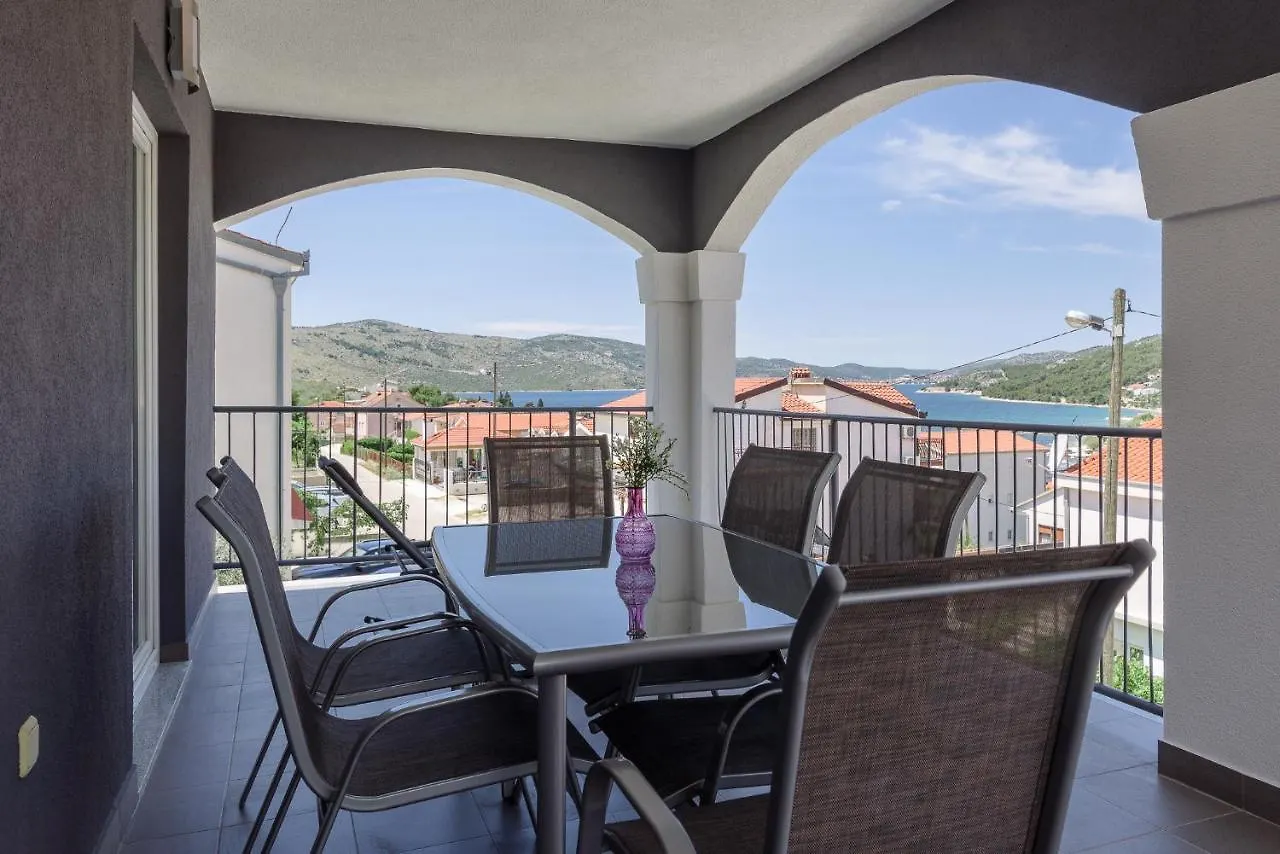 Apartment Apartmani Seget Seget Vranjica