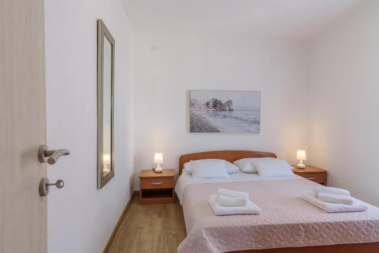 Apartment Apartmani Seget Seget Vranjica