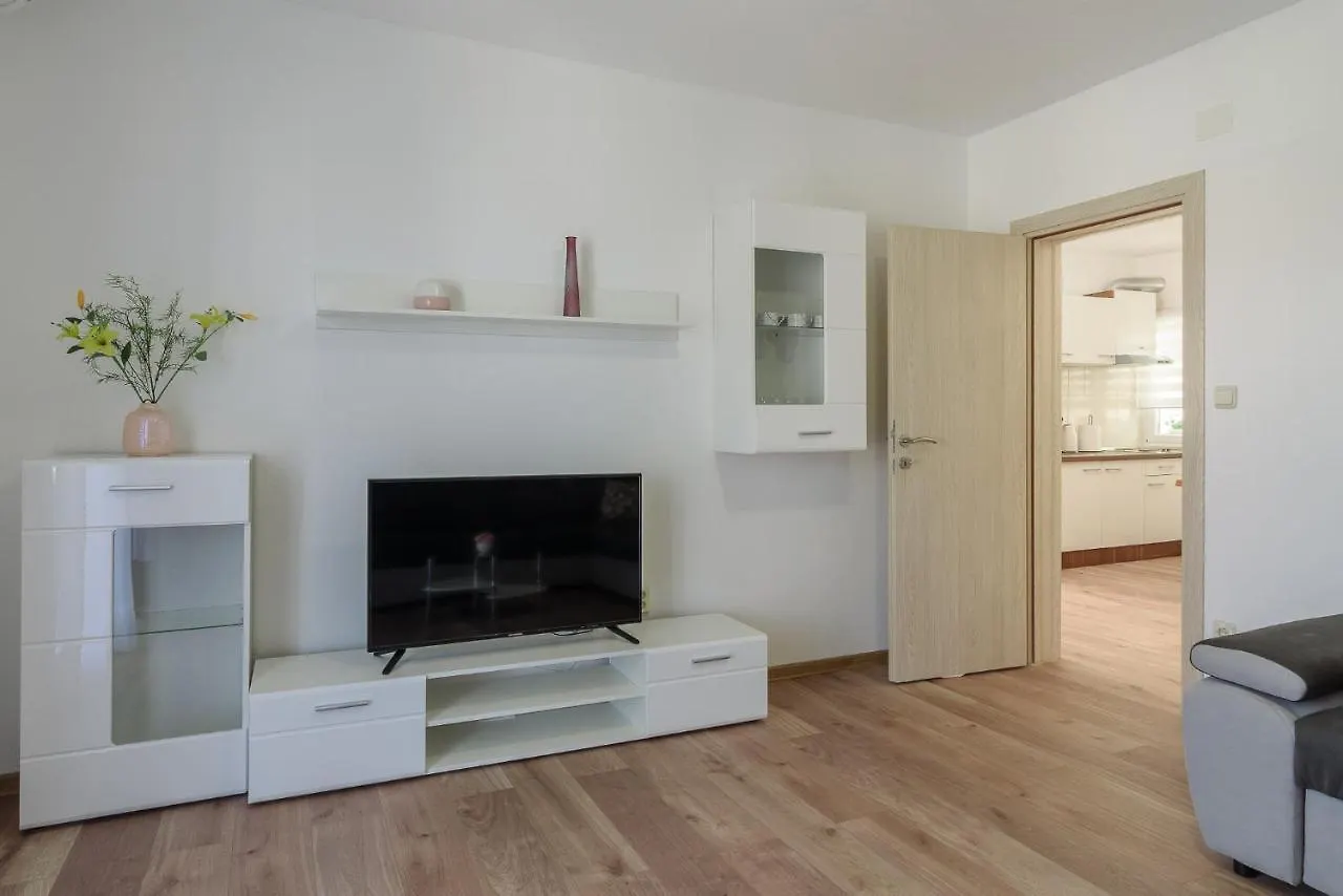 Apartment Apartmani Seget Seget Vranjica